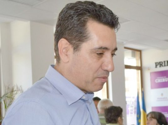 900 de dosare cu probleme ale cetăţenilor, în atenţia lui Chiru